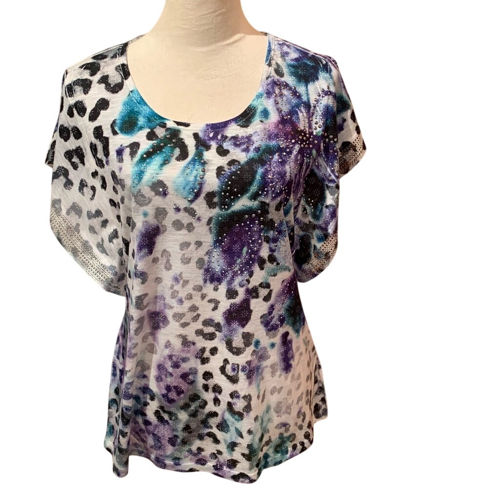 STYLE & CO.Black, Blue & Purple printed shirt. Animal print. Cap‎ sleeves. S.